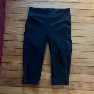 Lululemon cropped Black Leggings